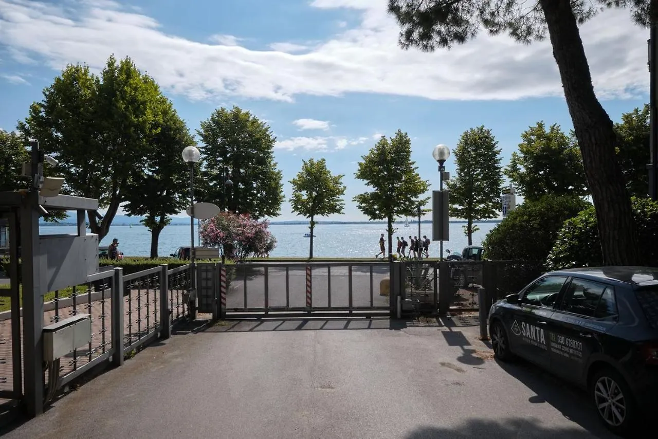 Floriana Apartment Desenzano del Garda