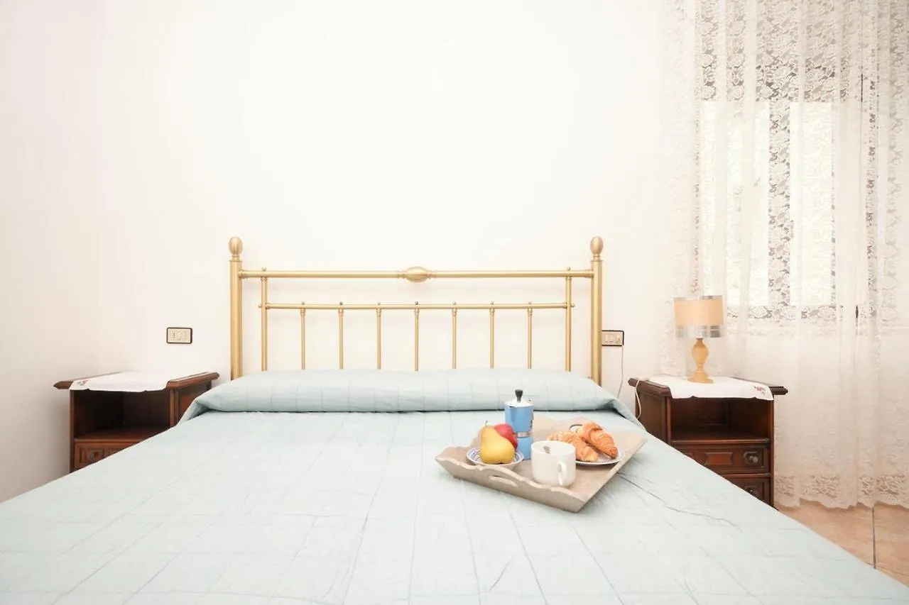 Floriana Apartment Desenzano del Garda Italie
